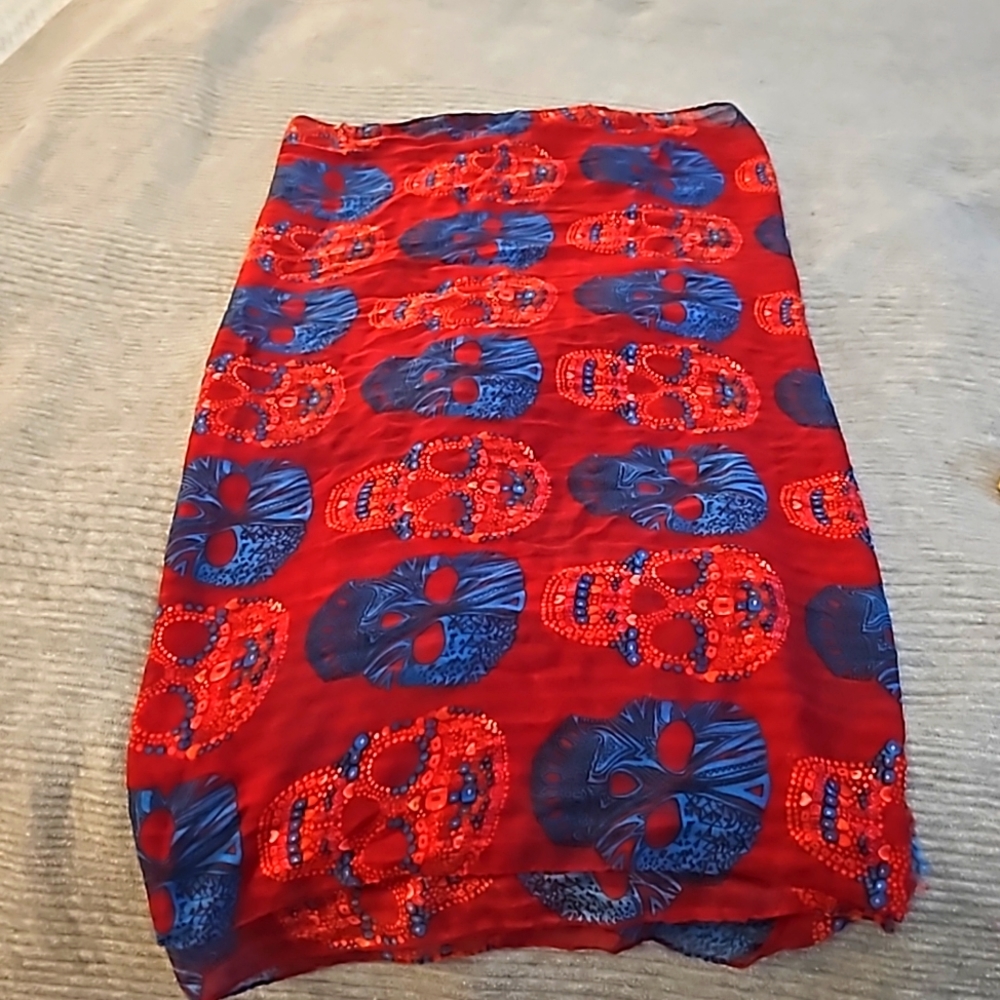 Skull scarf